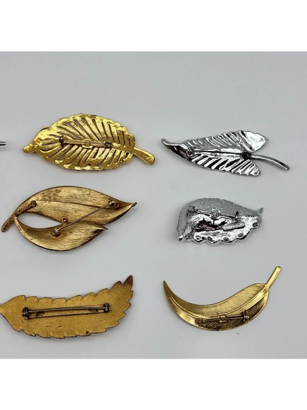 Fab Vintage Brooch pin lot leaf feather leaves some signed 22 piece Boho